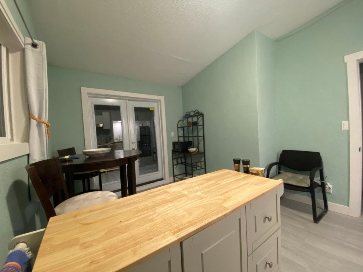 Hudson Homes Bnb Victoria Exterior photo